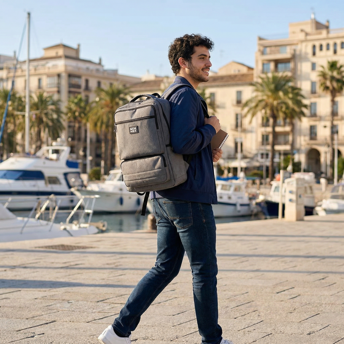 Vista real de la mochila para portátil moderna DRACO con diseño funcional.